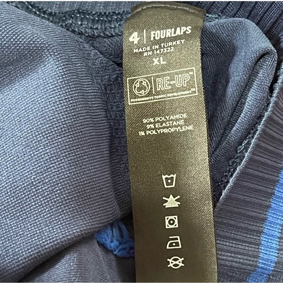 NWT Fourlaps Seamless short. Have sports bra to match in closet (if available) - Picture 6 of 6